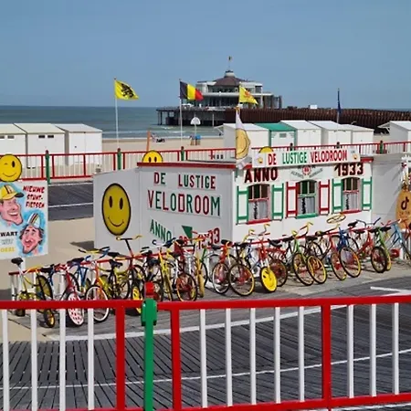 Seaside In Zeedijk Near The Apartament Blankenberge